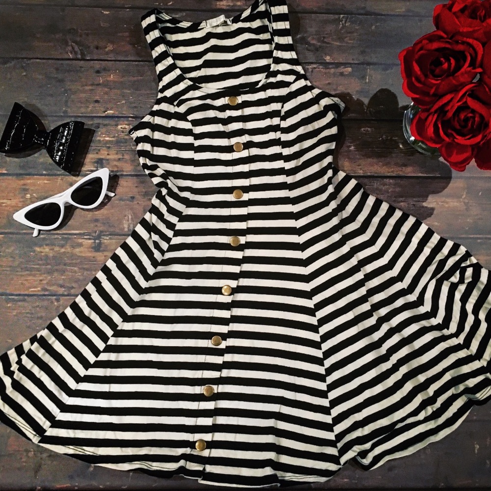 Striped dress size small worm once